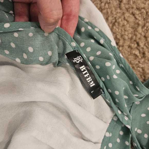 Drape & Ruffle Detailed Green & White Polka Dot Dress, Size Large - Picture 6 of 7